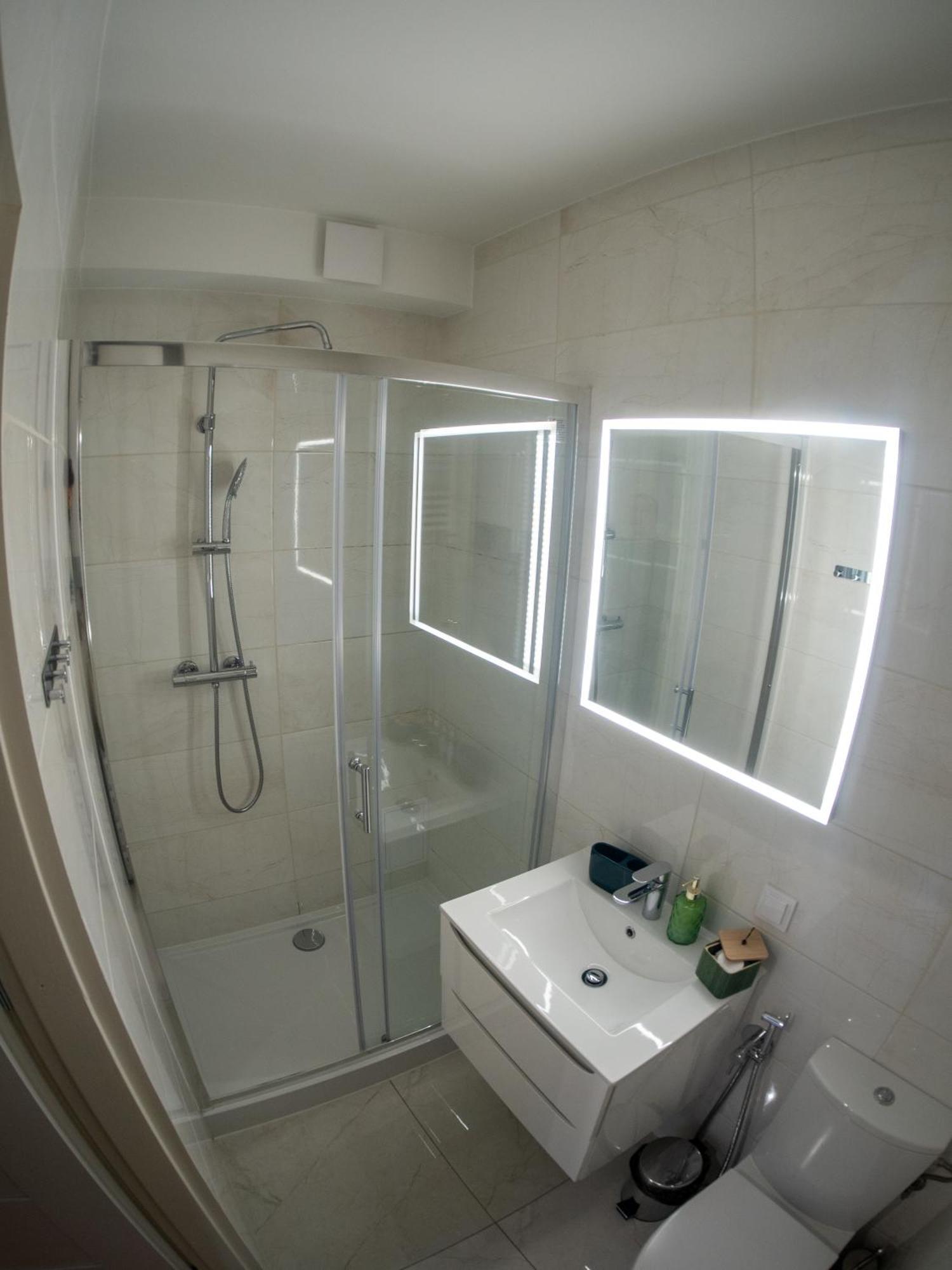 Apartament Classic Comfort Aleja Nmp 8 - Free Parking 쳉스토호바 외부 사진